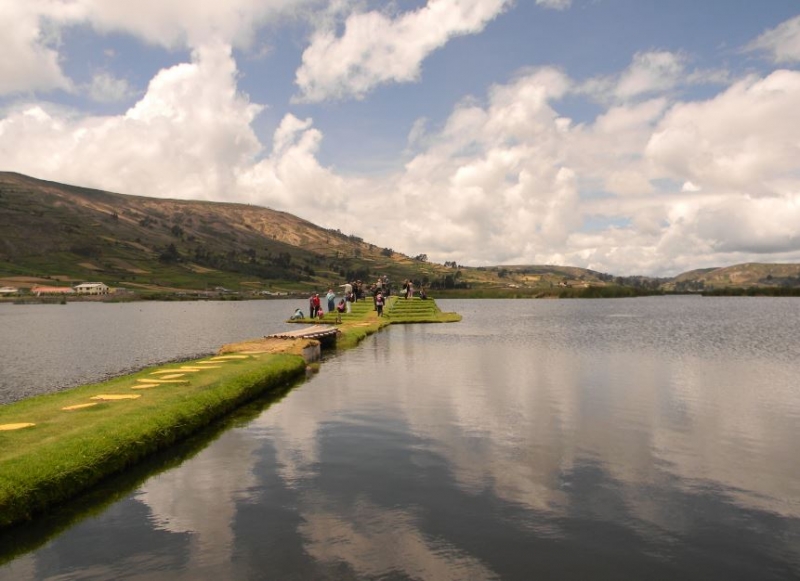 laguna-de-colta-chimborazo-ecuador